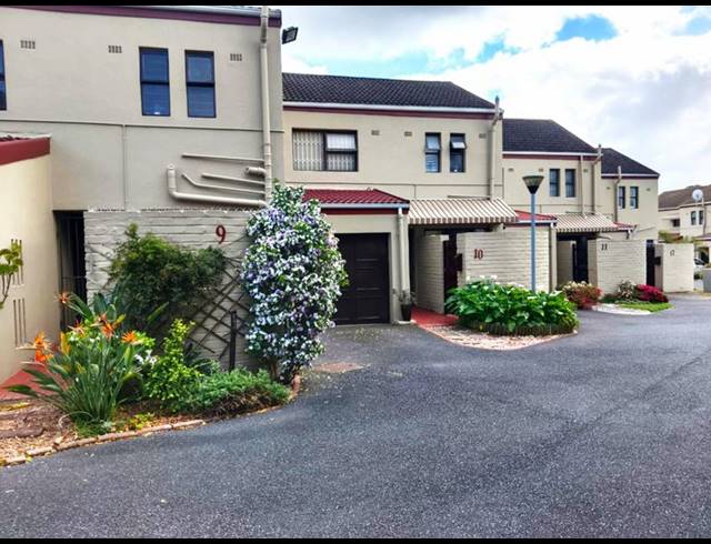 3 BEDROOM TOWNHOUSE FOR SALE IN LA ROCHELLE